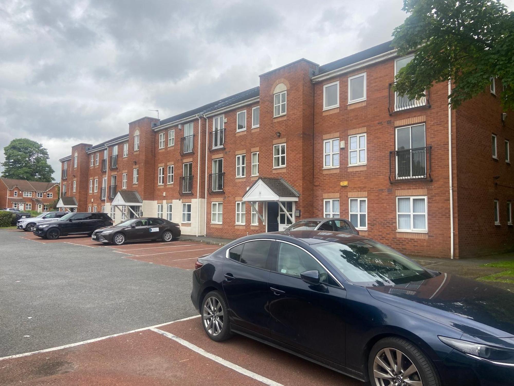 Lovely 2 Dbl Bed Apartment Near Heaton Park And North Manchester Hospital With Parking Exterior photo