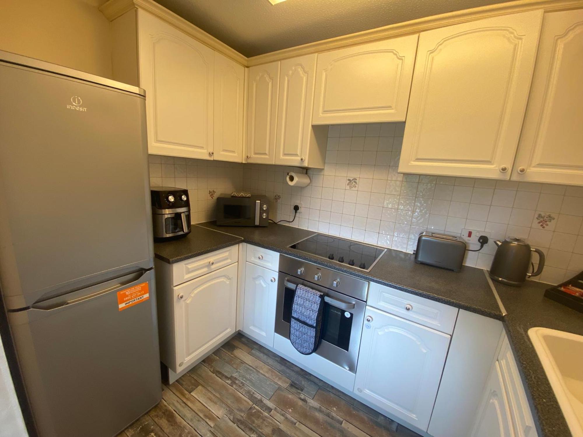 Lovely 2 Dbl Bed Apartment Near Heaton Park And North Manchester Hospital With Parking Exterior photo